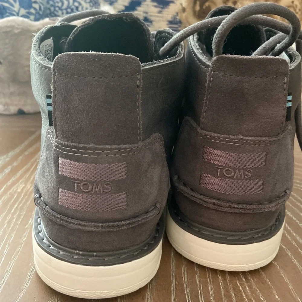 NWOT! Toms Leather Waterproof Navi Boots Charcoal Gray